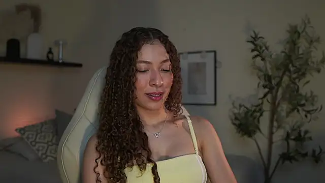 isabella-garcia- online show from July 25, 2026, 9:12 pm