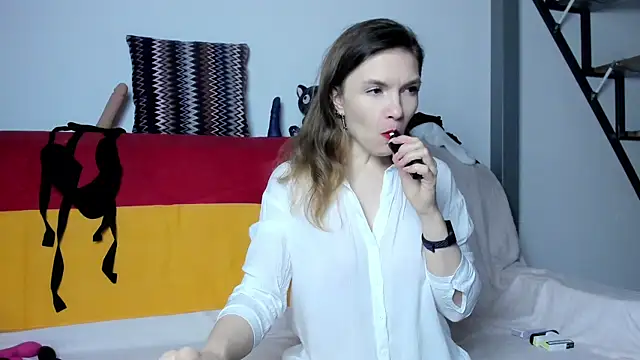 Snapshot of Katherine_Twilight chatting on February 21, 2025, 3:54 pm Katherine Twilight online show from February 21, 2025, 3:54 pm