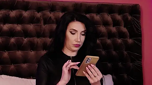 StephanyMillan online show from June 9, 2026, 5:19 am