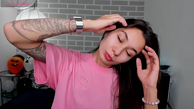 Snapshot of Kat__cat chatting on October 27, 2025, 12:04 am Kat cat online show from October 27, 2025, 12:04 am