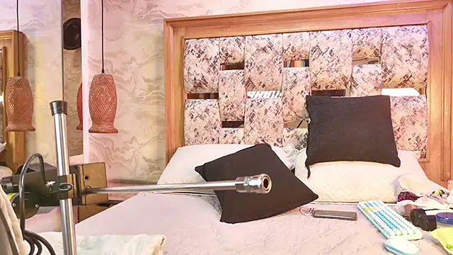 ZOLEY WATSON online show from March 5, 2026, 3:02 am