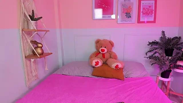 Camila Rivers online show from March 17, 2026, 4:17 am