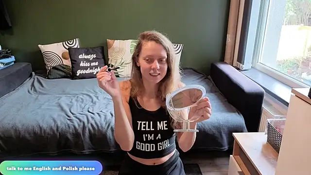 Eveline Beauty Kitty online show from October 4, 2025, 3:10 pm