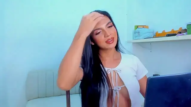 ISA BELLA VZL online show from April 1, 2026, 10:51 pm