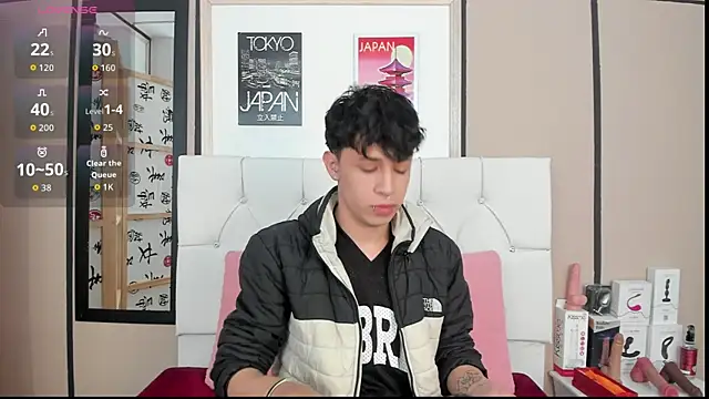 Axel  Evans online show from September 9, 2025, 1:21 pm