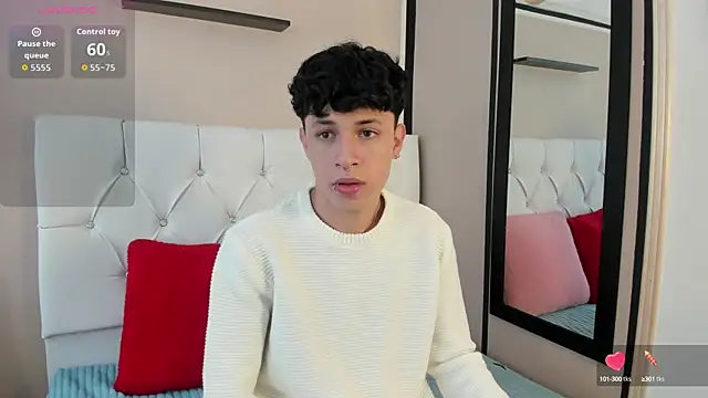 Axel  Evans online show from September 18, 2025, 12:51 pm