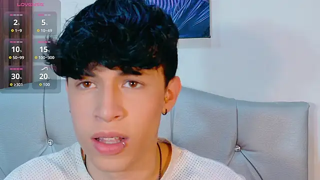 Axel  Evans online show from May 5, 2026, 1:08 pm