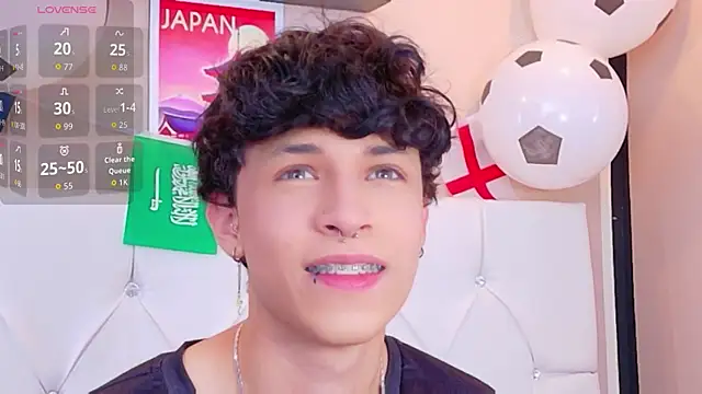 Axel  Evans online show from June 18, 2026, 1:59 pm
