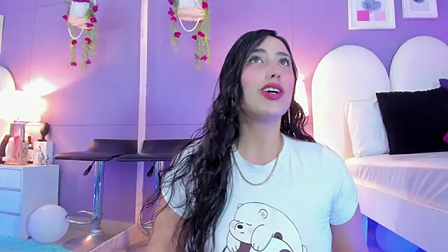 my aleja  online show from October 6, 2025, 12:35 pm