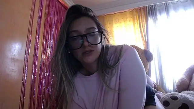 Snapshot of miss_lilieth chatting on June 6, 2026, 2:11 pm miss lilieth online show from June 6, 2026, 2:11 pm