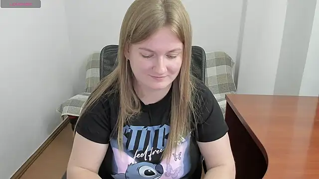 Snapshot of Alisha_Skyes chatting on October 4, 2025, 4:05 pm Alisha Skyes online show from October 4, 2025, 4:05 pm