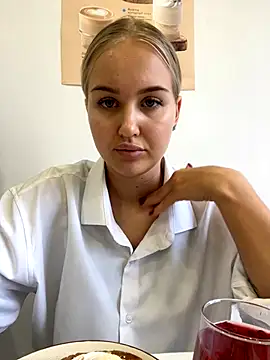 CandyVice online show from November 4, 2025, 1:10 pm