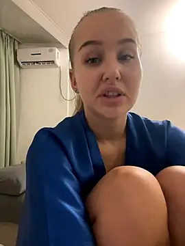 CandyVice online show from November 5, 2025, 7:36 pm