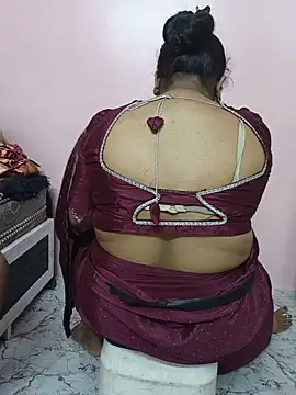 dhanshri143 online show from May 15, 2026, 7:48 am
