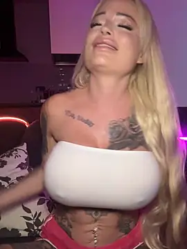shortybig official online show from June 18, 2026, 4:02 am
