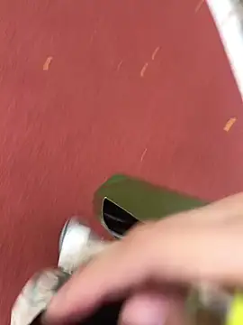 Snapshot of xinmeng-000 chatting on October 4, 2025, 6:44 am xinmeng-000 online show from October 4, 2025, 6:44 am