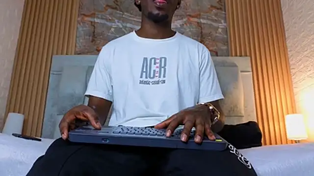 Snapshot of pipedark_ chatting on November 28, 2025, 3:42 am pipedark online show from November 28, 2025, 3:42 am