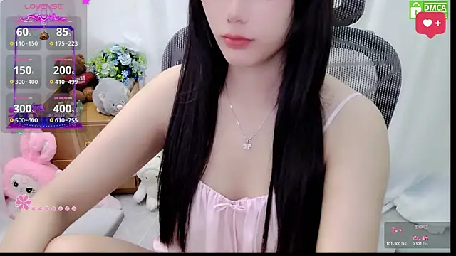Snapshot of HanaYourlove chatting on June 1, 2026, 1:13 pm HanaYourlove online show from June 1, 2026, 1:13 pm
