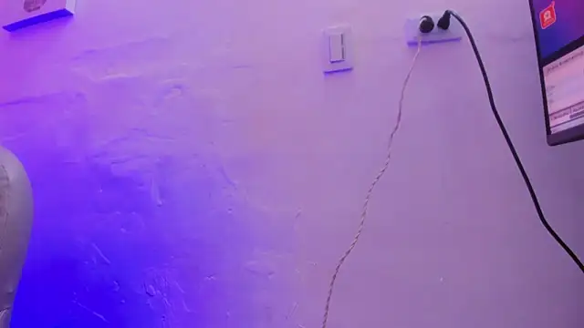 Ambar Cullen online show from October 28, 2025, 8:22 pm