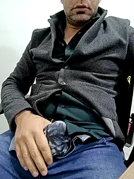 Snapshot of Yaman_33 chatting on April 11, 2026, 7:45 am Yaman 33 online show from April 11, 2026, 7:45 am