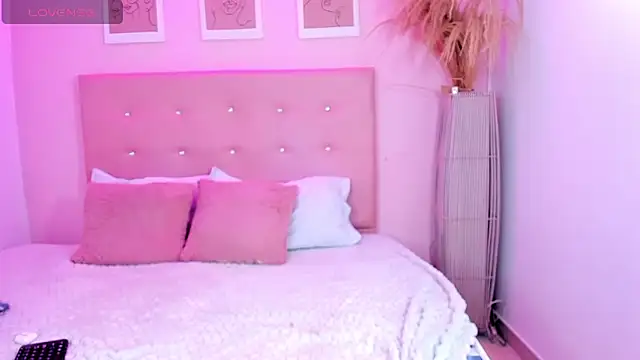 Snapshot of ANNIE_DOLCE_ chatting on September 26, 2025, 9:08 pm ANNIE DOLCE online show from September 26, 2025, 9:08 pm