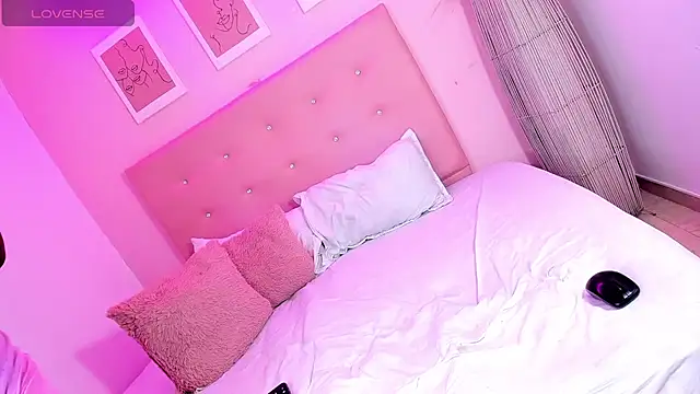 Snapshot of ANNIE_DOLCE_ chatting on November 23, 2025, 12:16 pm ANNIE DOLCE online show from November 23, 2025, 12:16 pm