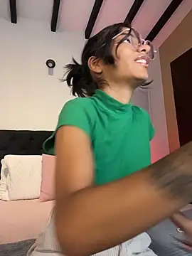 TweetiePieXXX online show from March 11, 2026, 9:21 pm