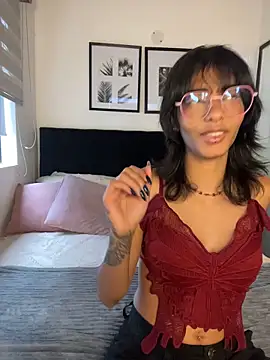 TweetiePieXXX online show from March 13, 2026, 9:21 pm