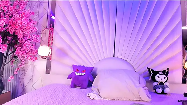 VesperVelvet online show from May 16, 2026, 4:42 am