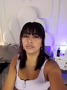 Kaylachannell online show from July 10, 2026, 3:33 am
