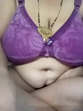 chocobbsneha567 online show from April 26, 2026, 3:10 pm