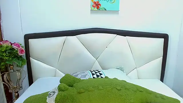 Snapshot of Madison_Copers chatting on March 17, 2026, 12:15 am Madison Copers online show from March 17, 2026, 12:15 am