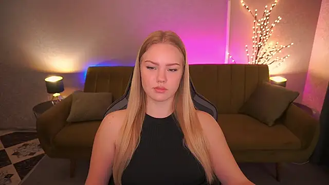 Snapshot of CelesteNoir chatting on October 7, 2025, 6:21 am CelesteNoir online show from October 7, 2025, 6:21 am