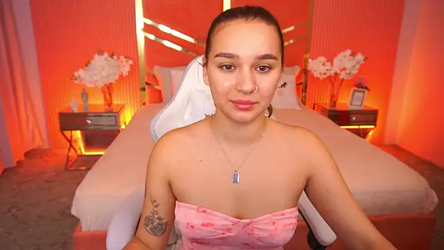 Snapshot of UrMuseOn chatting on September 21, 2025, 6:26 am UrMuseOn online show from September 21, 2025, 6:26 am