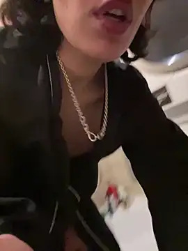 Piggiteablacktea online show from January 17, 2026, 6:33 pm