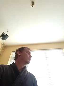 piercingpik online show from October 5, 2025, 2:48 pm