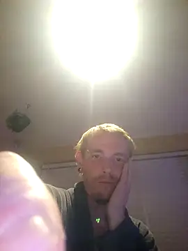 Snapshot of piercingpik chatting on October 13, 2025, 6:52 pm piercingpik online show from October 13, 2025, 6:52 pm