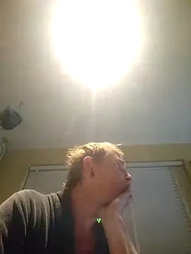 Snapshot of piercingpik chatting on October 14, 2025, 6:42 pm piercingpik online show from October 14, 2025, 6:42 pm