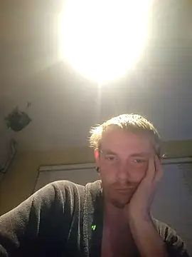 piercingpik online show from October 18, 2025, 5:35 pm