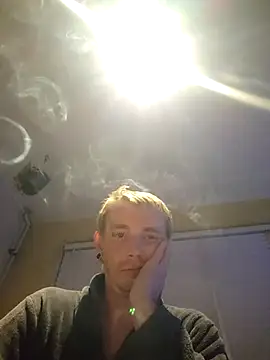 Snapshot of piercingpik chatting on November 3, 2025, 9:05 pm piercingpik online show from November 3, 2025, 9:05 pm