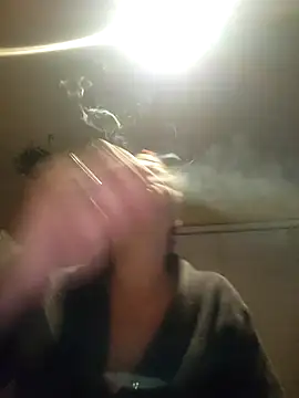 Snapshot of piercingpik chatting on December 21, 2025, 10:39 pm piercingpik online show from December 21, 2025, 10:39 pm