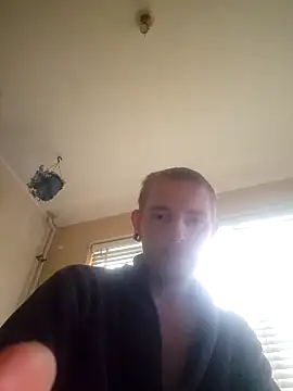 piercingpik online show from February 27, 2026, 4:07 pm