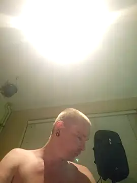 Snapshot of piercingpik chatting on June 27, 2026, 11:43 pm piercingpik online show from June 27, 2026, 11:43 pm