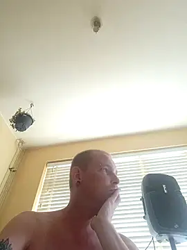 Snapshot of piercingpik chatting on June 28, 2026, 3:18 pm piercingpik online show from June 28, 2026, 3:18 pm