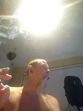 Snapshot of piercingpik chatting on July 1, 2026, 10:31 pm piercingpik online show from July 1, 2026, 10:31 pm