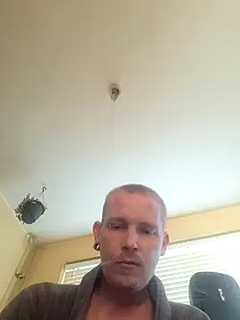 Snapshot of piercingpik chatting on July 2, 2026, 4:02 pm piercingpik online show from July 2, 2026, 4:02 pm