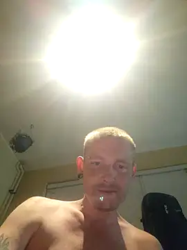 Snapshot of piercingpik chatting on July 6, 2026, 8:55 pm piercingpik online show from July 6, 2026, 8:55 pm
