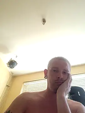 Snapshot of piercingpik chatting on July 13, 2026, 10:18 am piercingpik online show from July 13, 2026, 10:18 am