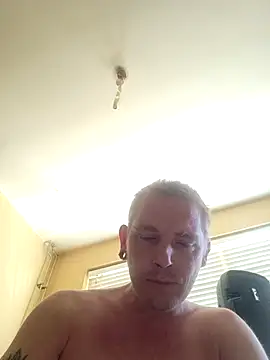 Snapshot of piercingpik chatting on July 29, 2026, 10:35 am piercingpik online show from July 29, 2026, 10:35 am