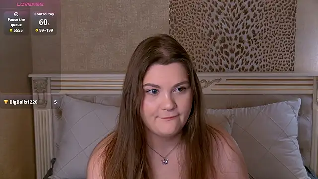 Snapshot of EmilyHyde chatting on September 30, 2025, 8:36 pm EmilyHyde online show from September 30, 2025, 8:36 pm